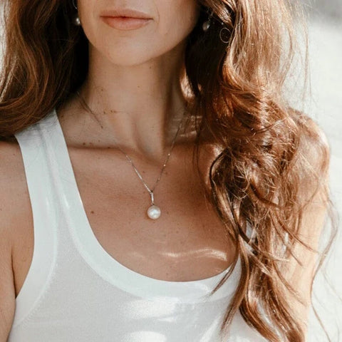 Ikecho Twilight Luminescence Necklace.