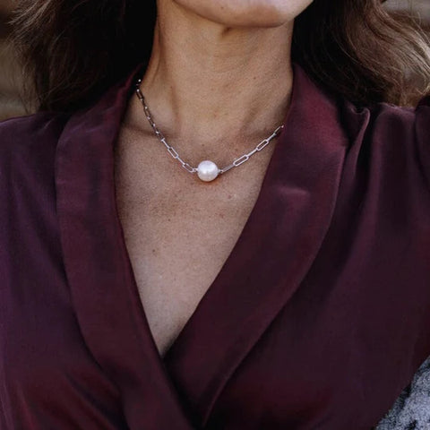 Ikecho Luka Peal Necklace.